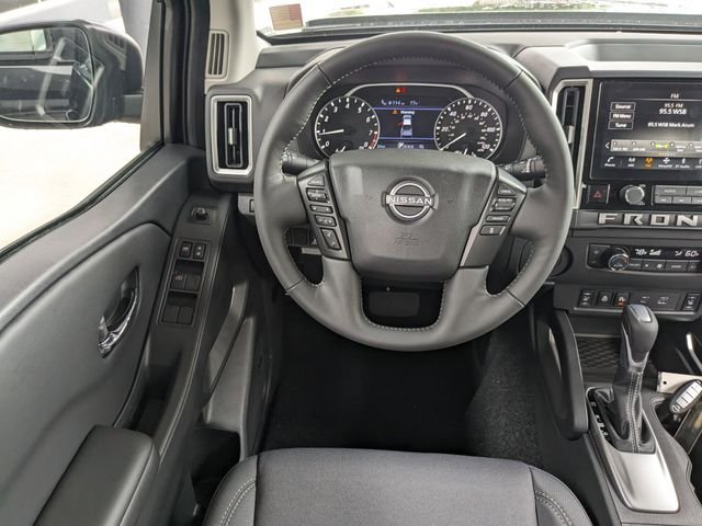 2025 Nissan Frontier SV - Photo 13