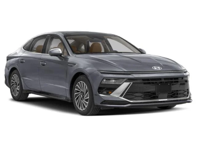 Used 2025 Serenity White Hyundai Limited image 9