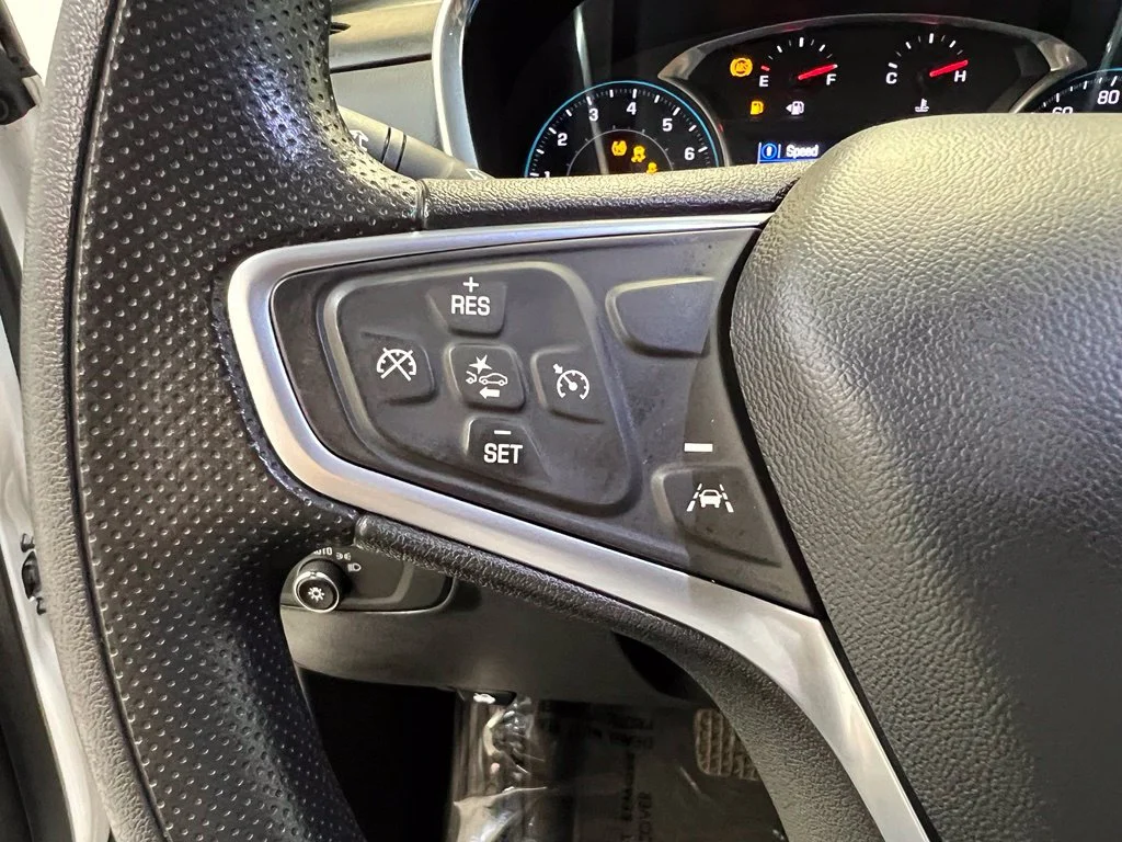 Used 2022 White Chevrolet LT image 20