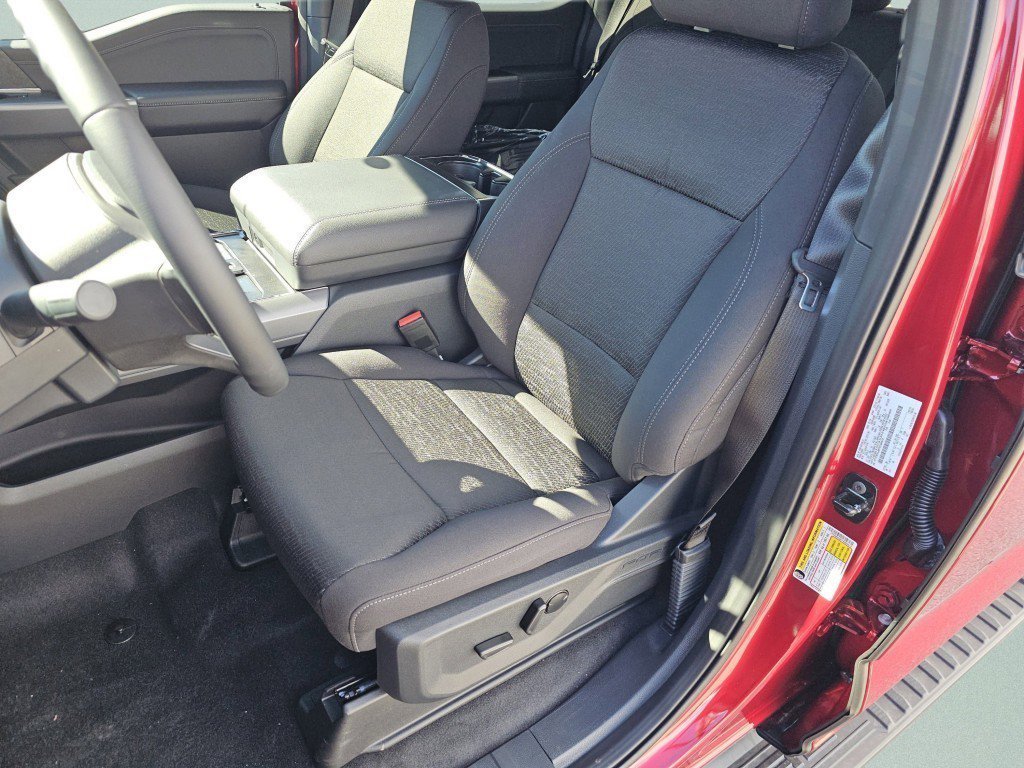 New 2026 Ruby Red Metallic Tinted Clearcoat Ford XLT image 6