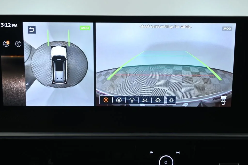 New 2027 White INFINITI LUXE image 24