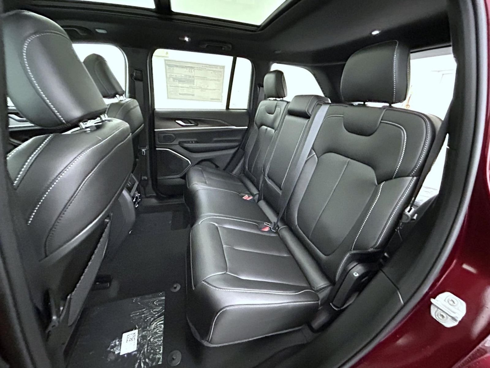 New 2026 Velvet Red Pearl-Coat Exterior Paint Jeep Limited image 19