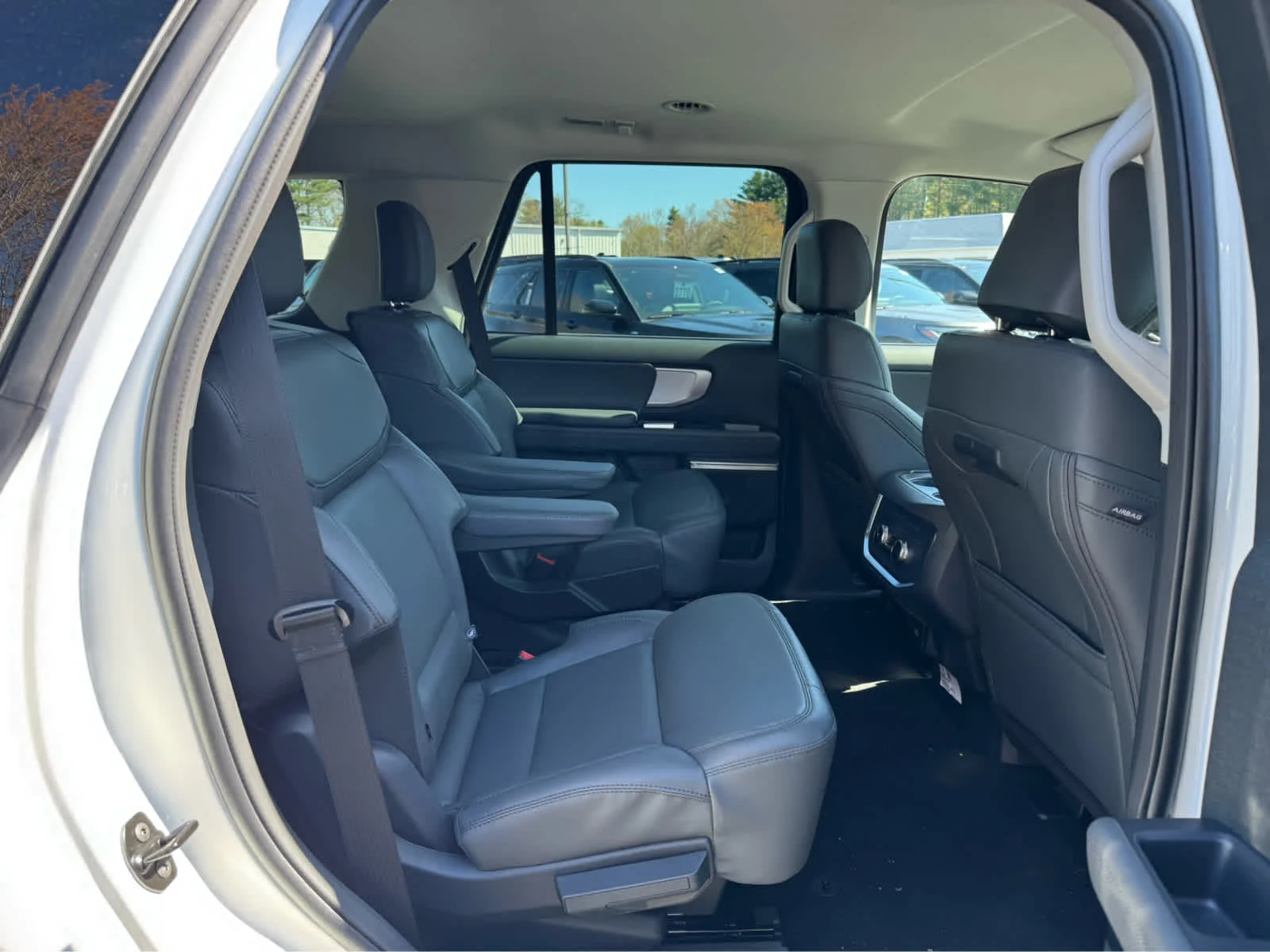 New 2026 Star White Metallic Tri-Coat Ford Active image 13
