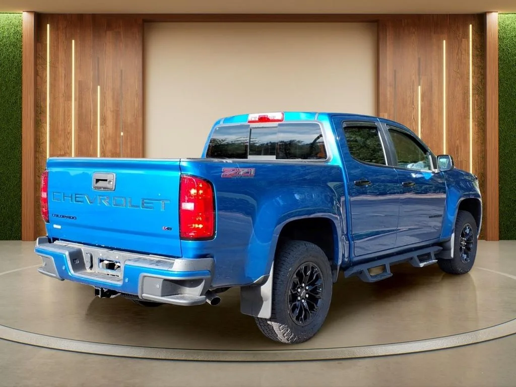 Used 2022 Blue Chevrolet Z71 image 32