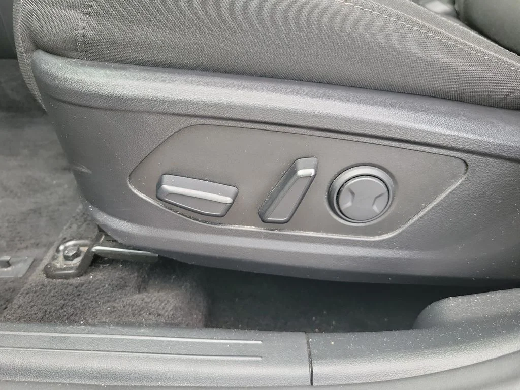 Used 2024 Silver Hyundai SEL image 20