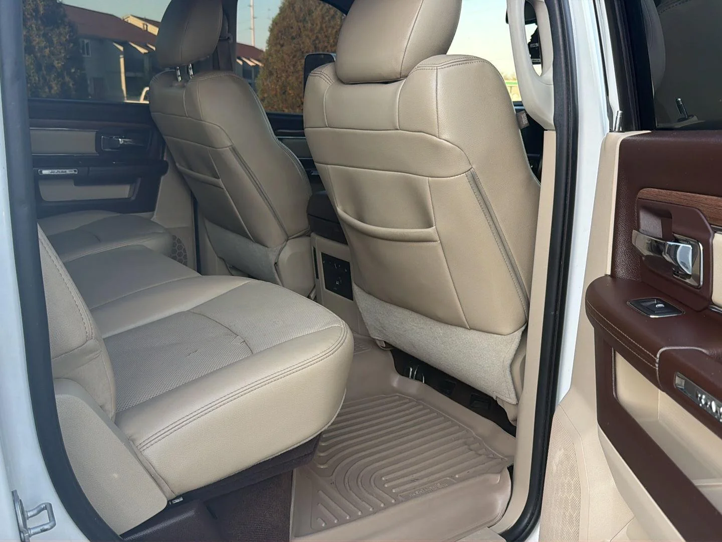 Used 2015 Bright White Clearcoat Ram Laramie image 11