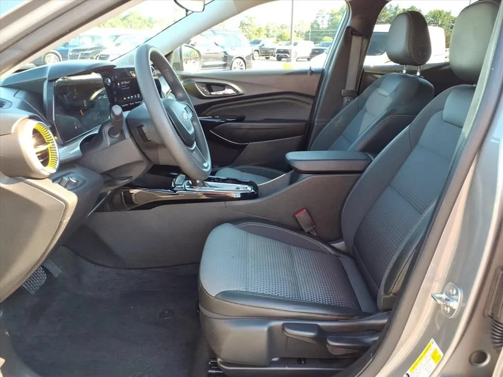 Used 2025 Sterling Gray Metallic Chevrolet LT image 3