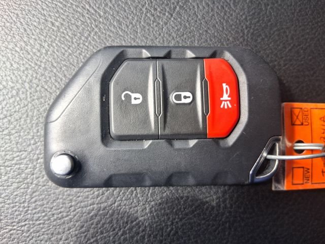 Used 2026  Jeep Sport image 14