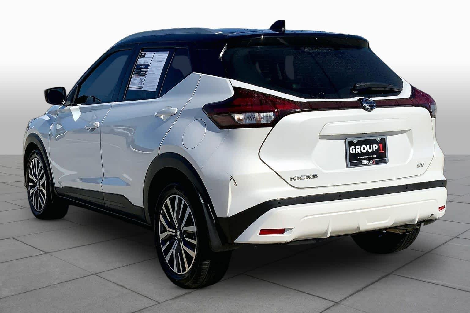 Used 2021 Aspen White/Super Black Nissan SV image 12