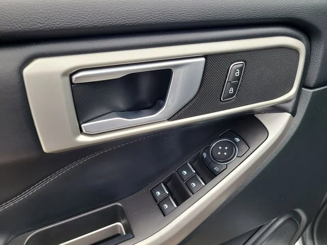 Used 2023 Silver Ford XLT image 19