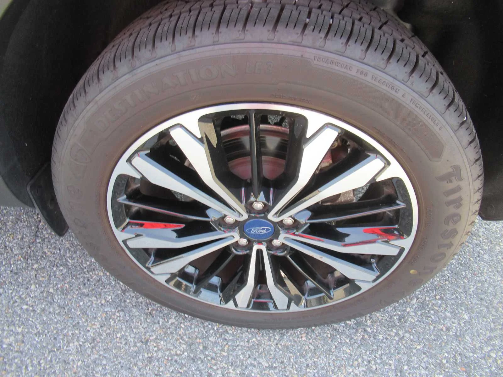 Certified Used 2022 Carbonized Gray Ford SE image 10