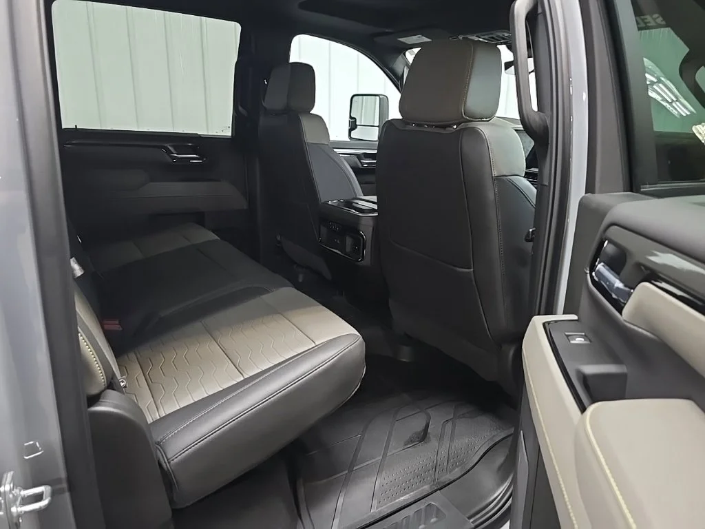 Used 2025 Gray Chevrolet ZR2 image 20