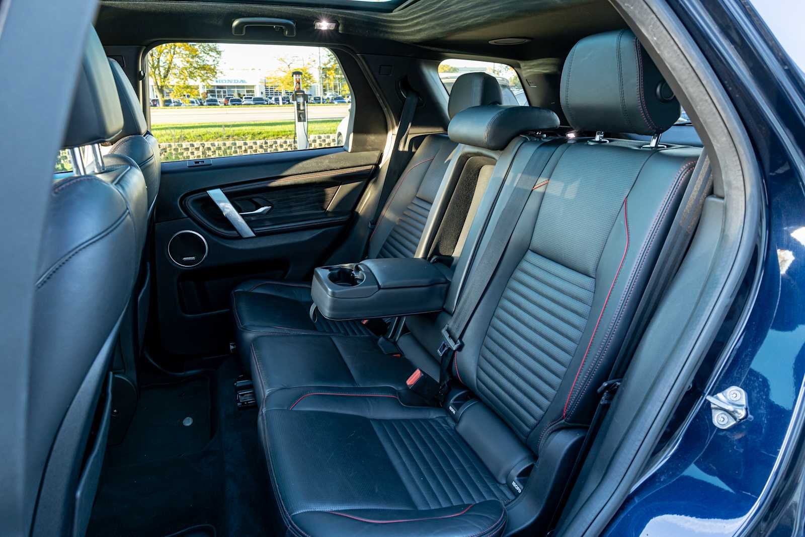 Used 2020 Portofino Blue Metallic Land Rover SE R-Dynamic image 34