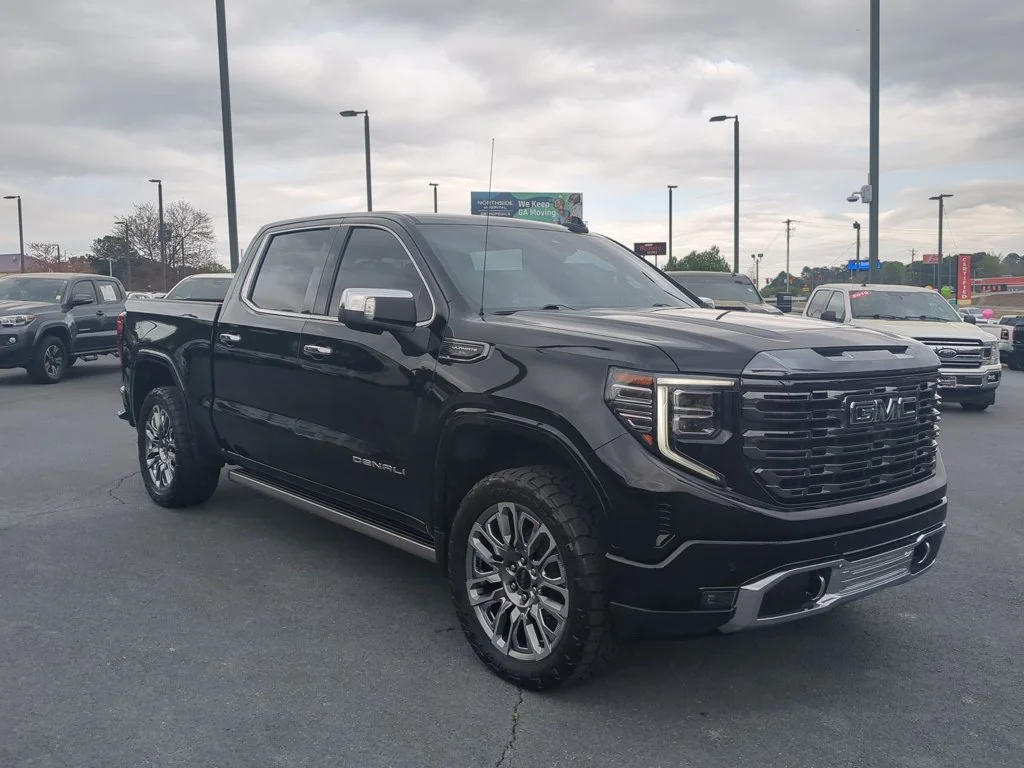 Used 2023 Onyx Black GMC Denali Ultimate image 3