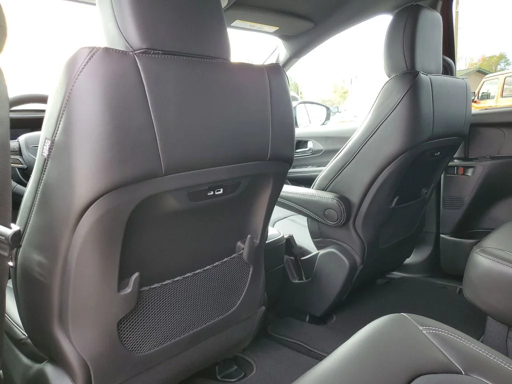 2026 Chrysler Pacifica Select - Photo 33