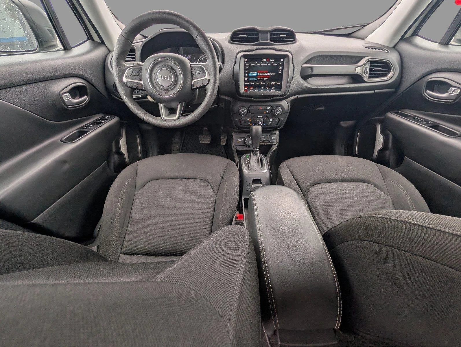 Used 2023 Alpine White Clearcoat Jeep Latitude image 29