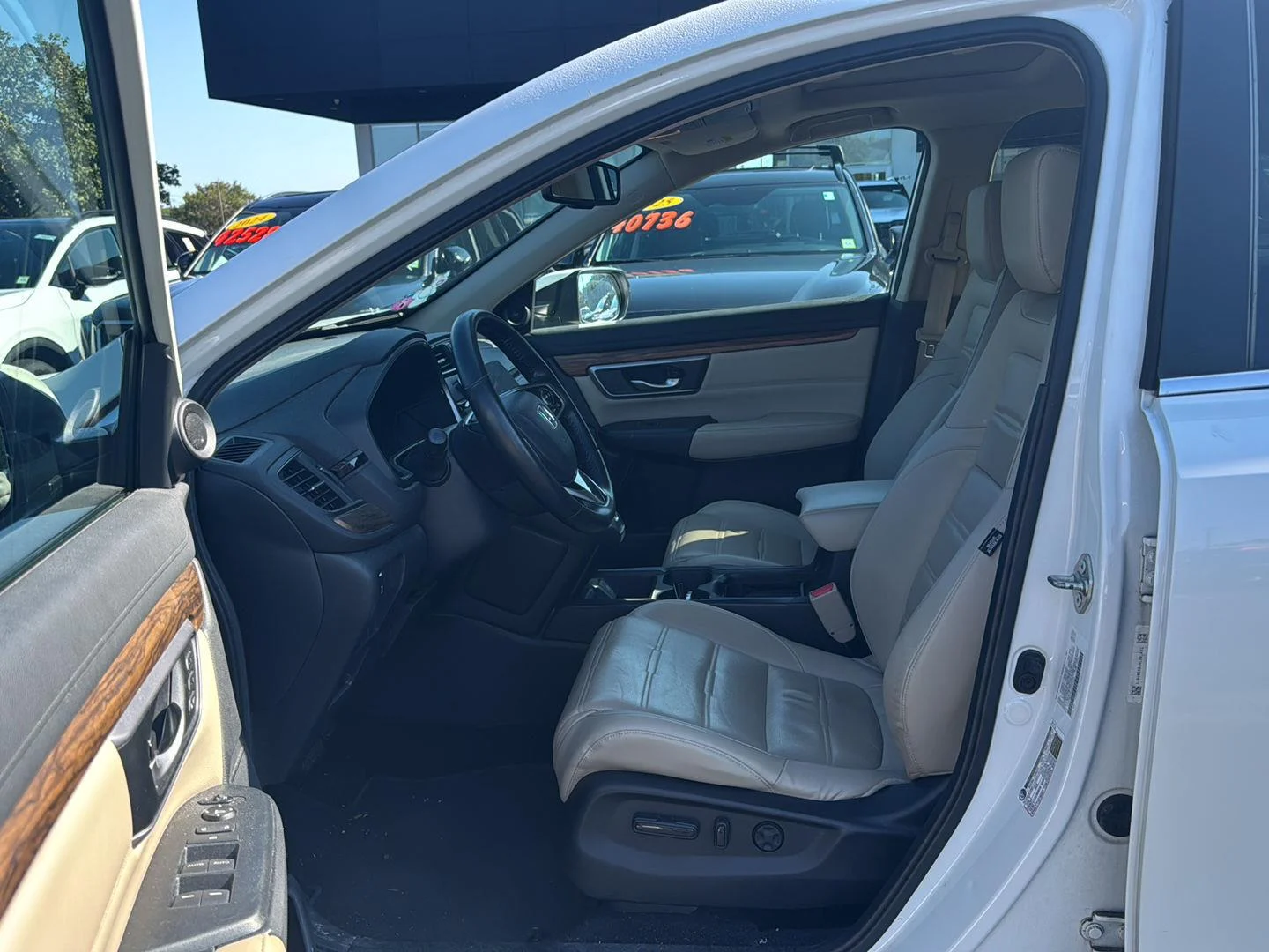 Used 2017 White Diamond Pearl Honda EX-L image 10