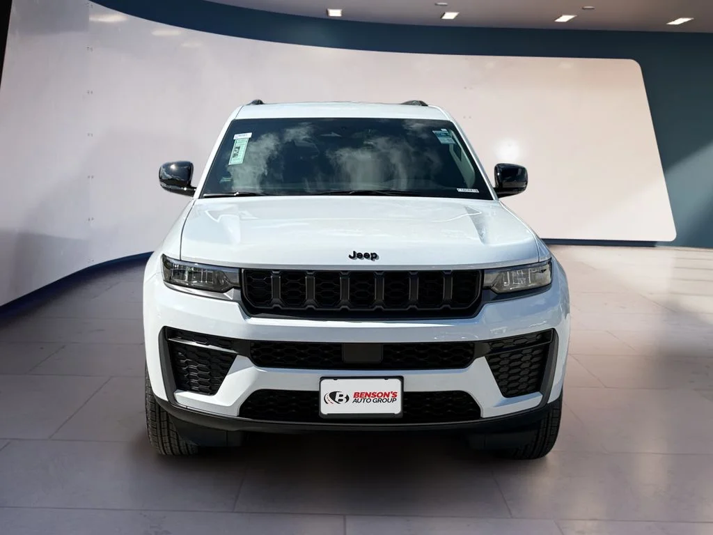 New 2027 White Jeep Laredo Altitude image 8
