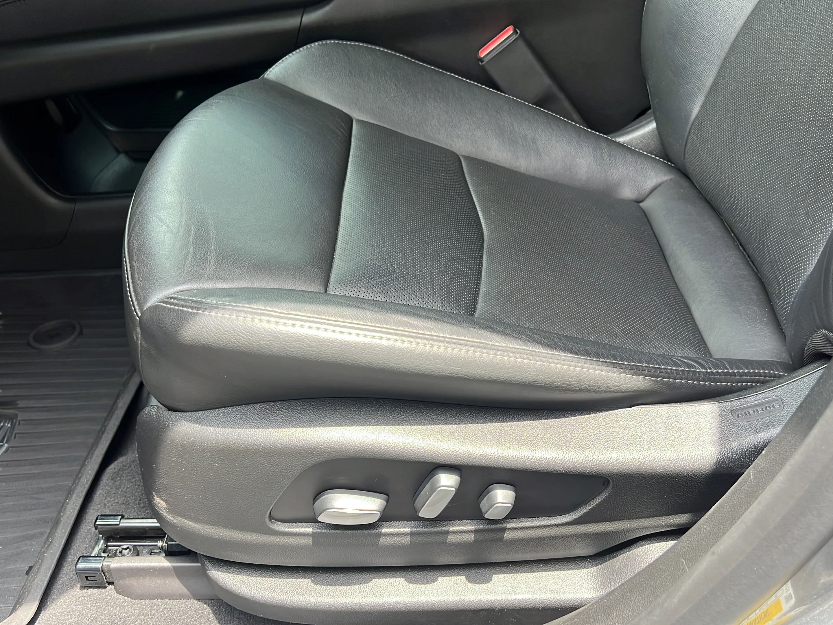 Used 2021 Satin Steel Metallic Cadillac Premium Luxury image 15