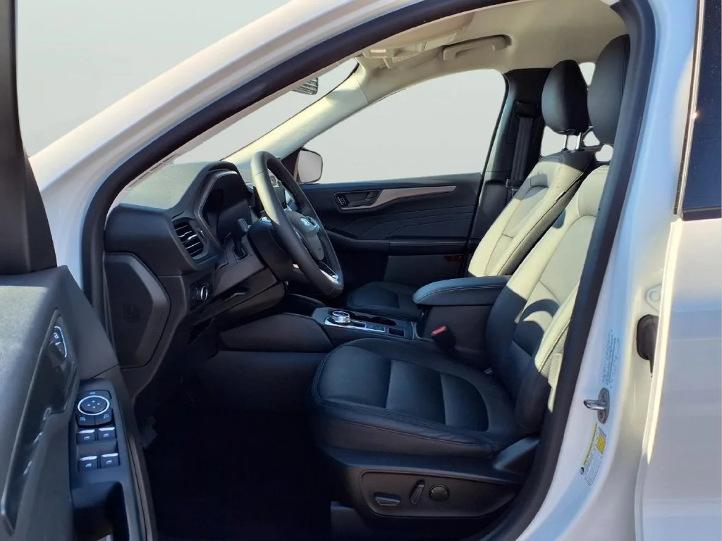 Used 2023 White Ford Active image 14