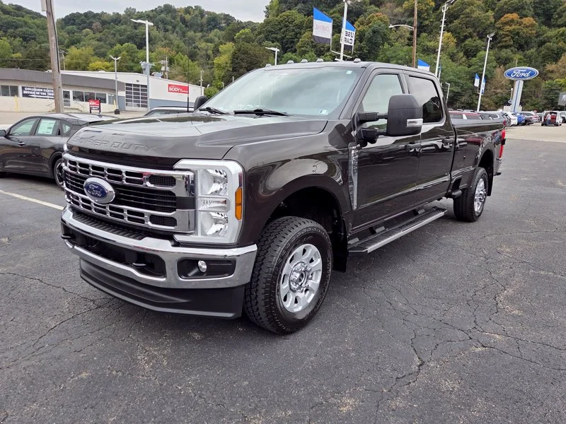 Used 2024 Brown Ford XLT image 3