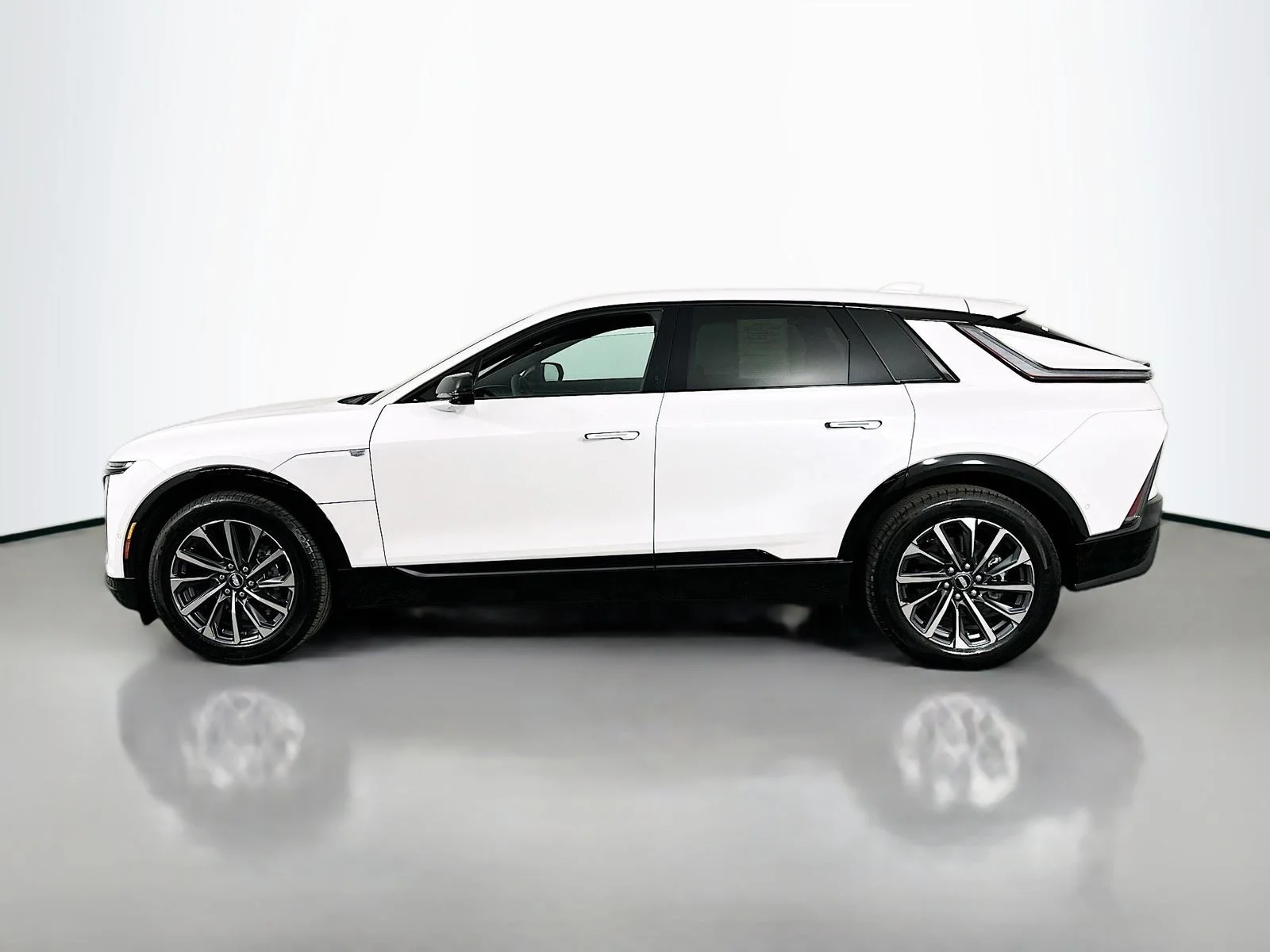 Used 2025 Crystal White Tricoat Cadillac Sport image 4