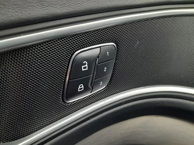 Used 2018 Blue Ford Platinum image 37