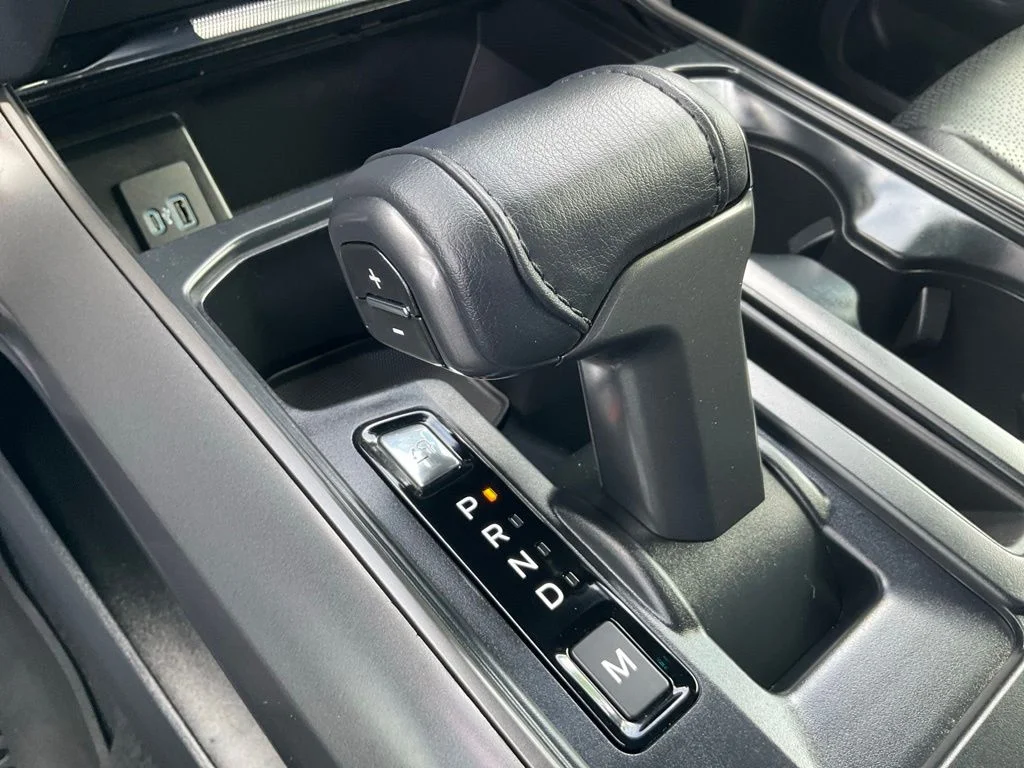 Used 2024 Silver Ford Lariat image 28
