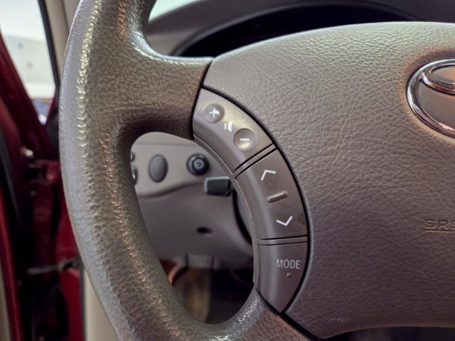 Used 2006  Toyota Limited image 24