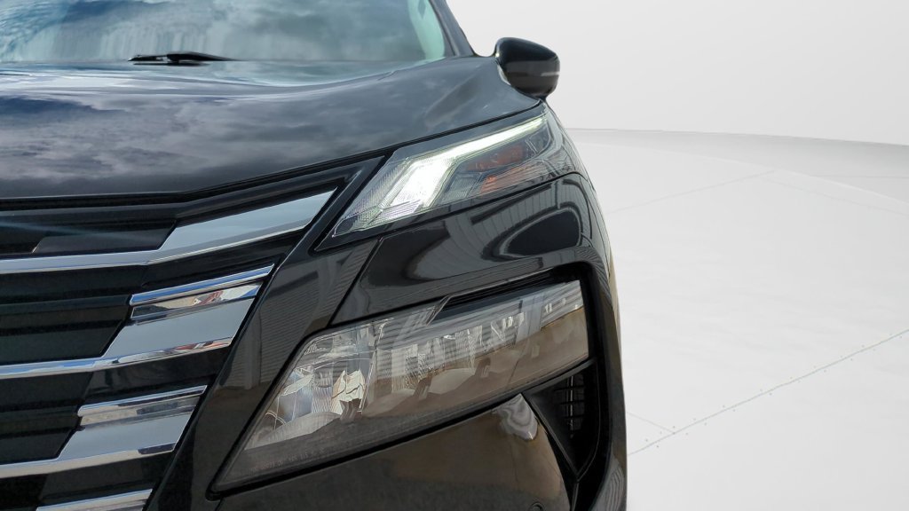 Used 2024 Black Nissan SL image 28
