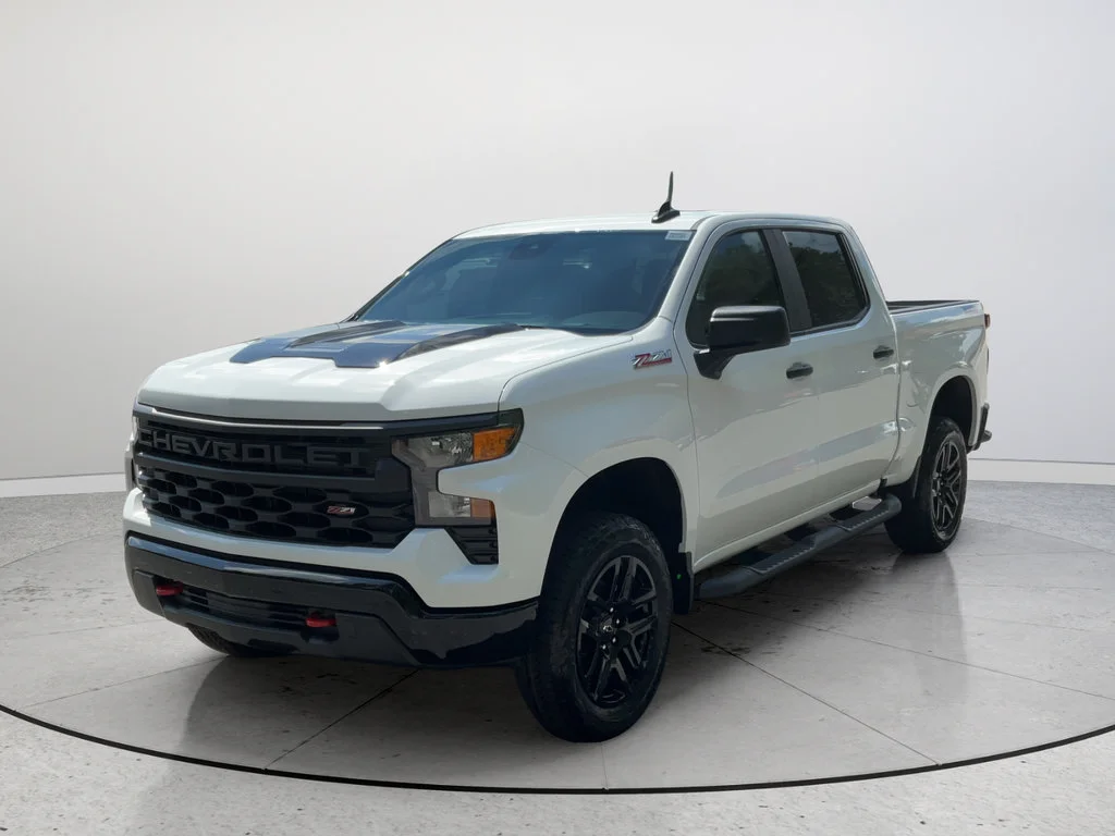 New 2026 Summit White Chevrolet Custom Trail Boss image 3