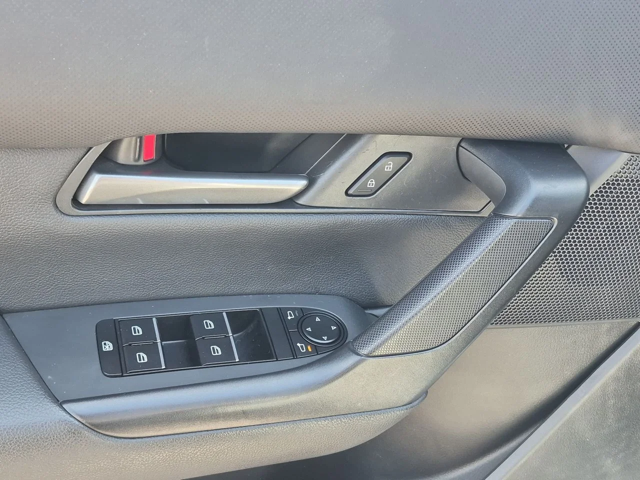 Used 2023 Wind Chill Pearl Mazda 2.5 S Preferred Plus Package image 24