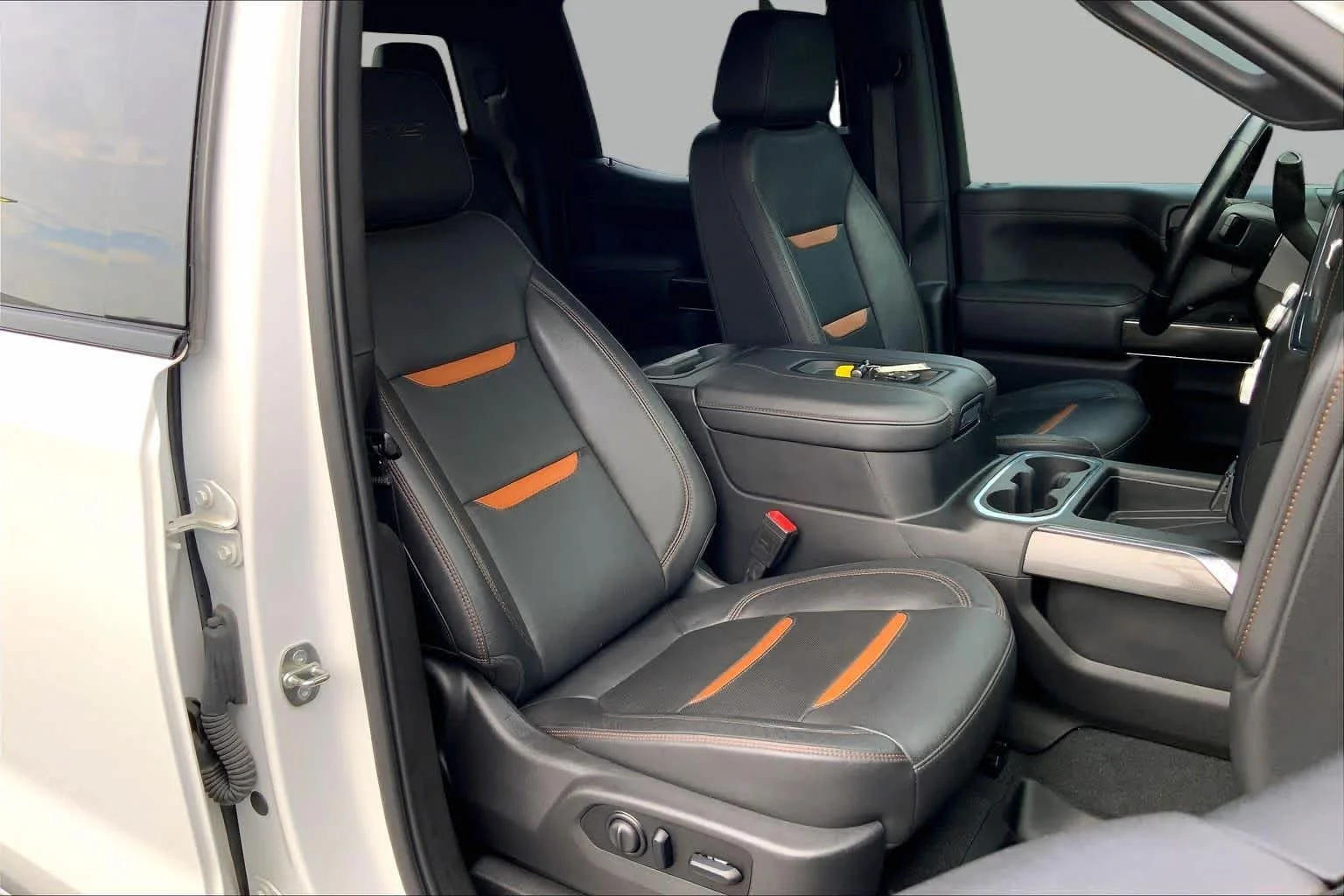 Used 2021 WHITE GMC AT4 image 8