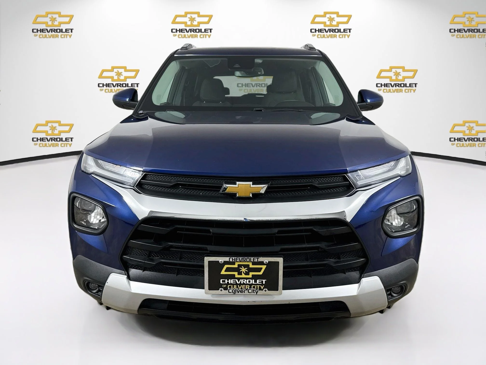Used 2023 BLUE GLOW METALLIC Chevrolet LT image 2