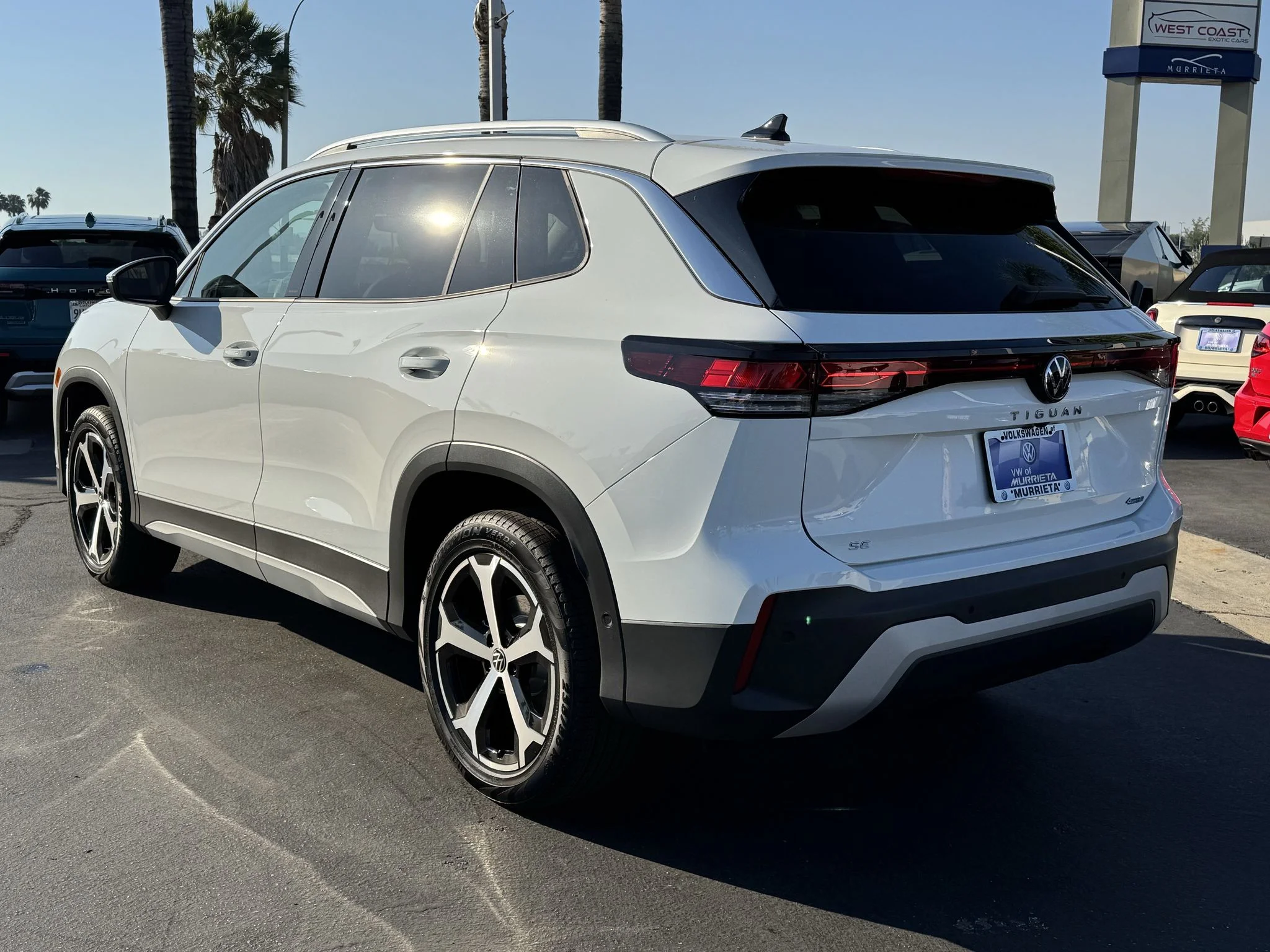 New 2026 Pure White Volkswagen SE image 13