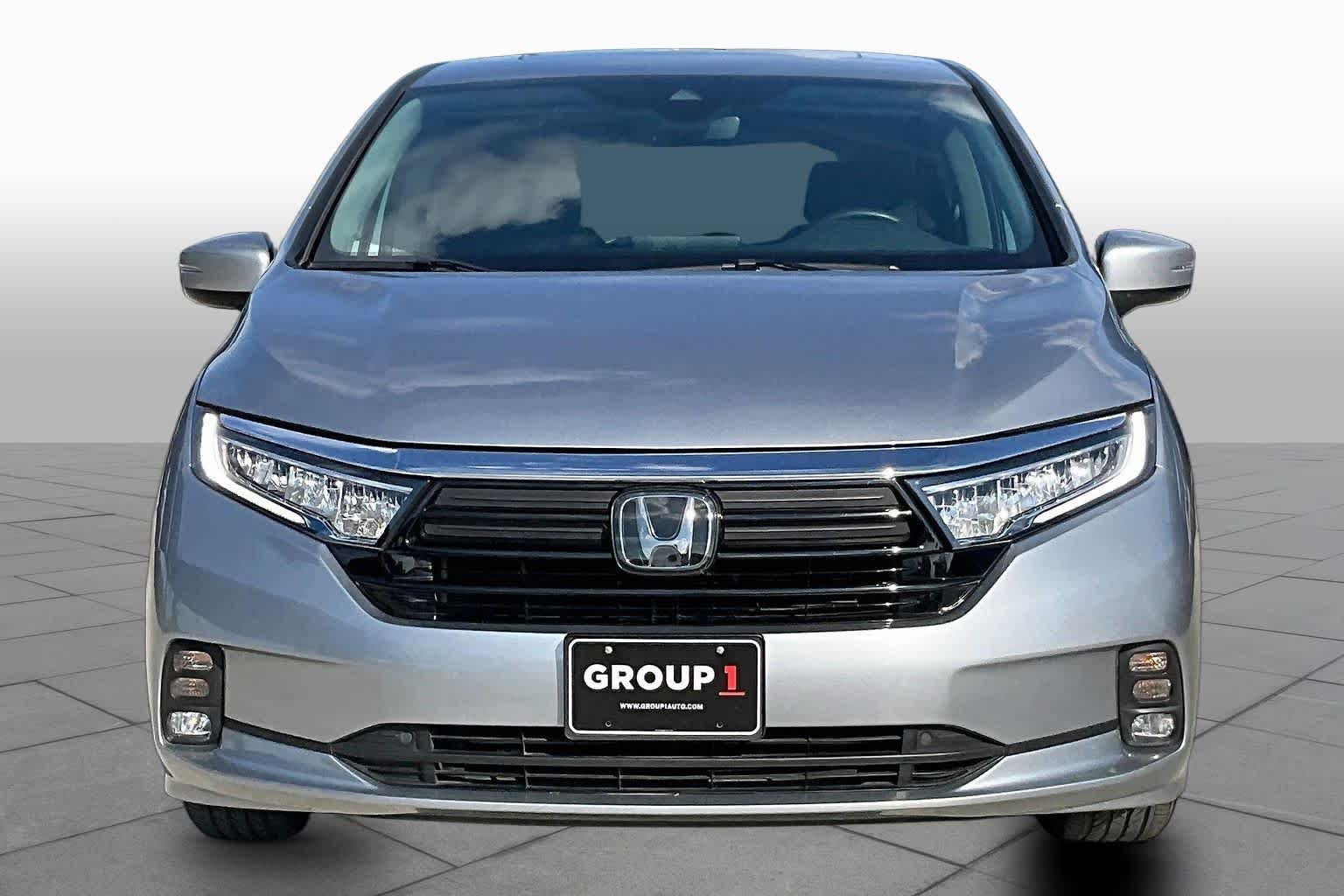 Certified Used 2024 Lunar Silver Metallic Honda EX-L image 4