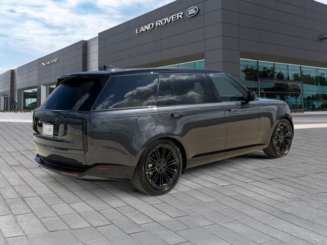 New 2026 Carpathian Grey Land Rover SE image 5