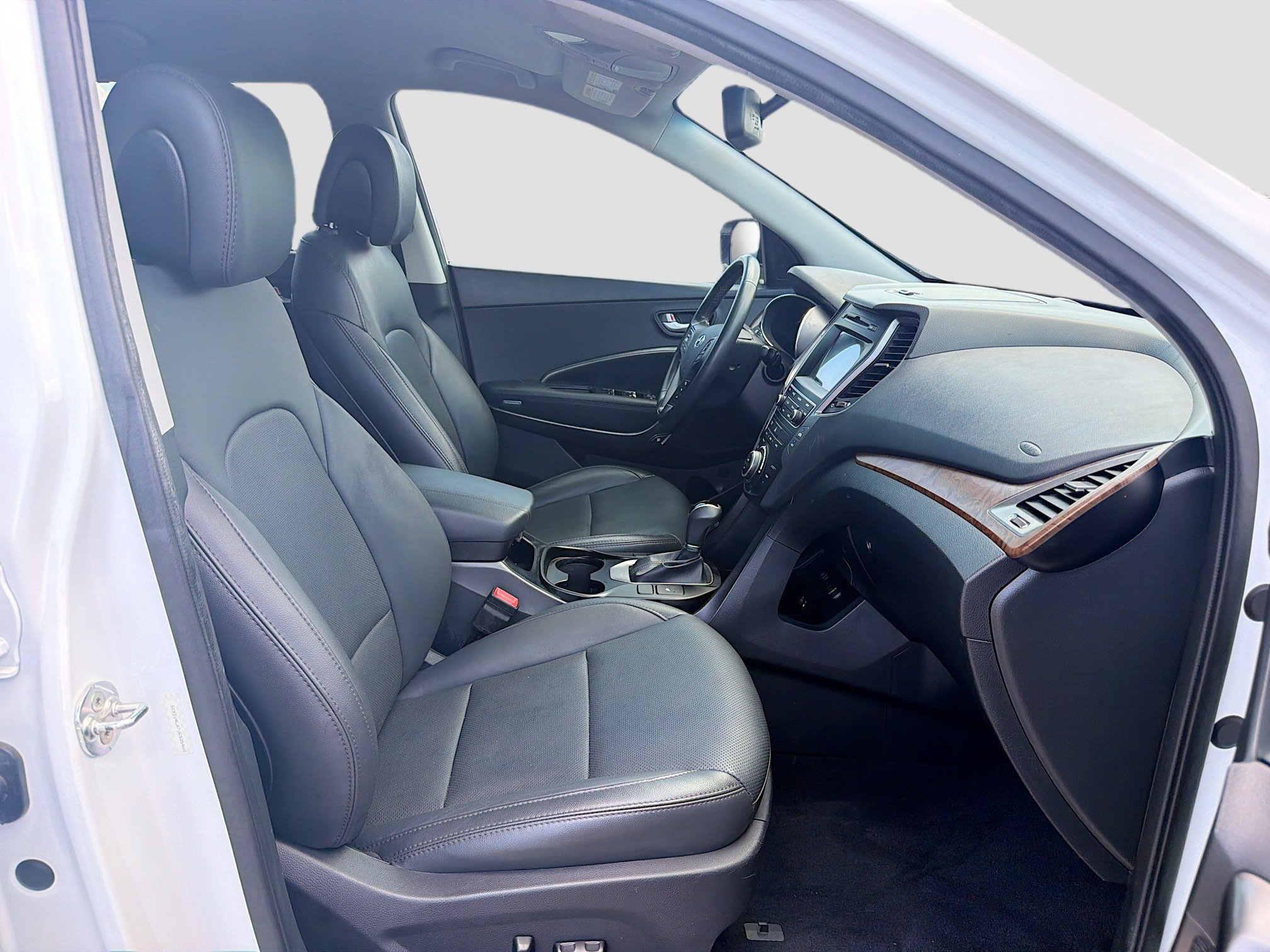 Used 2018 Pearl White Hyundai 2.0T image 16