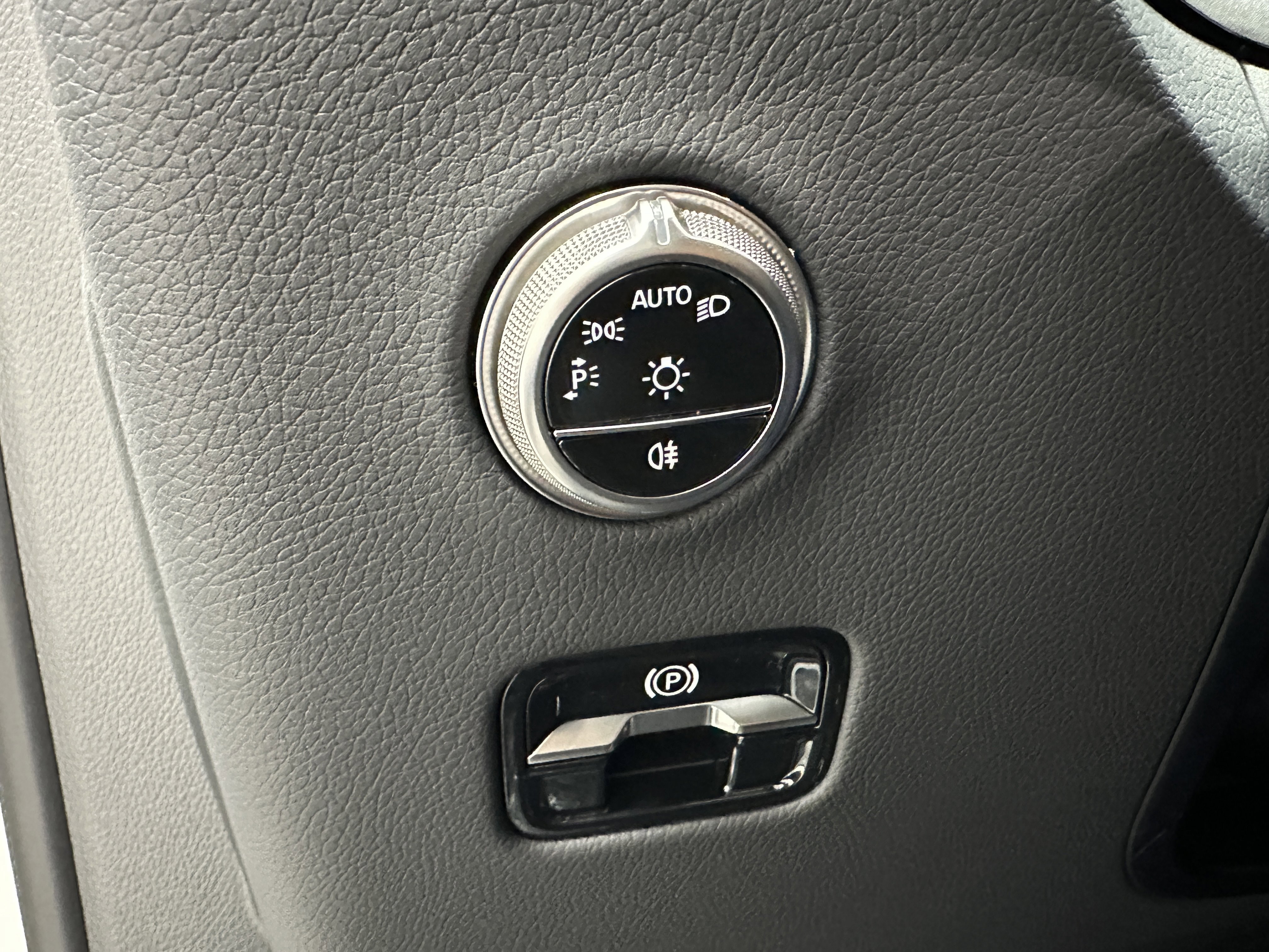 2025 Mercedes-Benz GLC Base - Photo 34