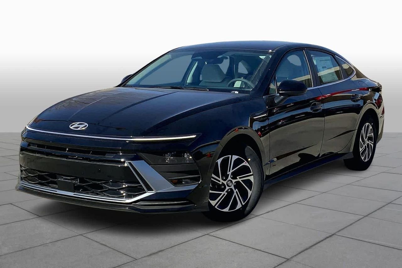 2026 Hyundai Sonata Blue's photo