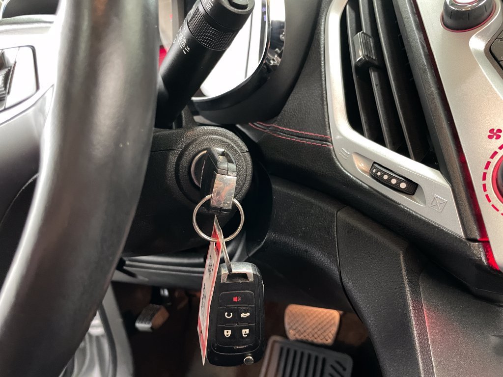Used 2015 QUICKSILVER METALLIC GMC Denali image 30
