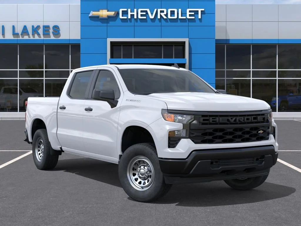 New 2026 Summit White Chevrolet WT image 7
