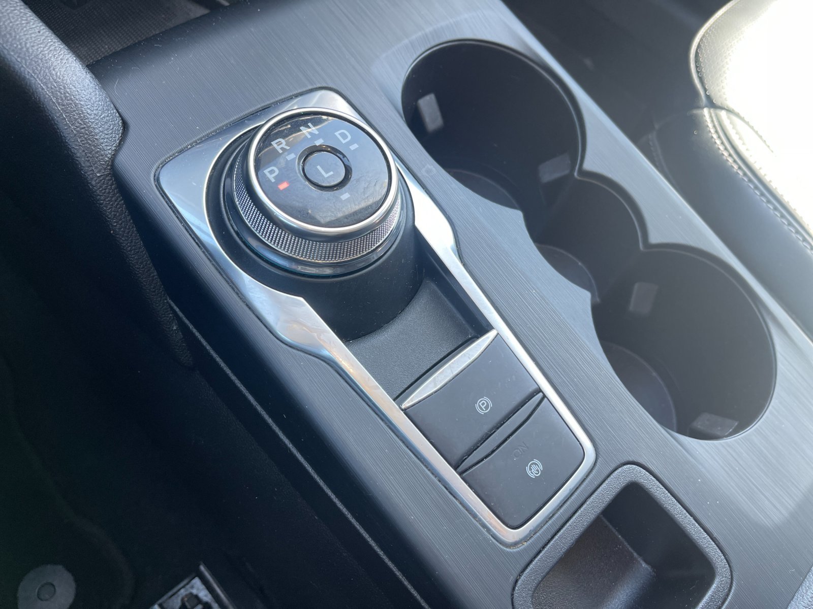 Used 2024  Ford Platinum image 23
