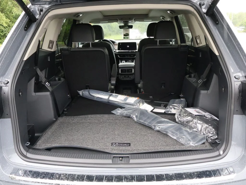 New 2026 Gray Volkswagen 2.0T SEL Premium R-Line image 17
