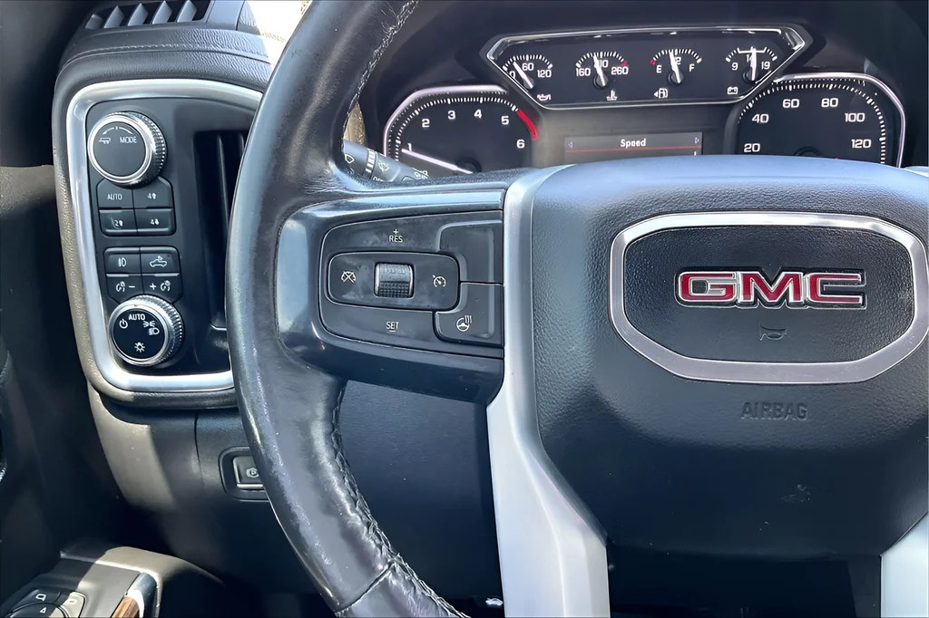 Used 2021 Brown GMC Elevation image 10