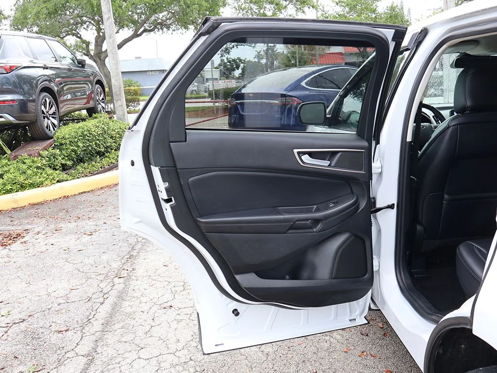 Used 2024 White Ford SEL image 23