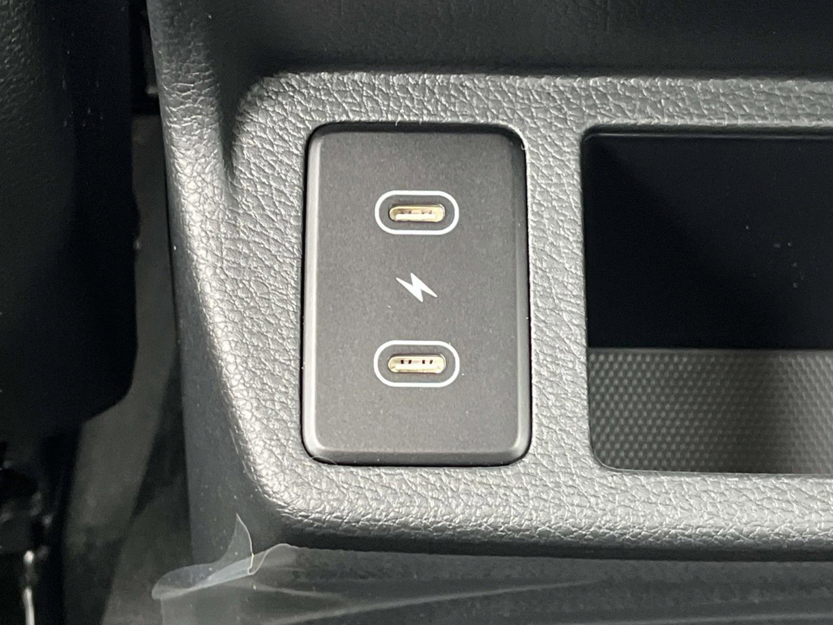 New 2026 Snow White Pearl Kia EX image 18