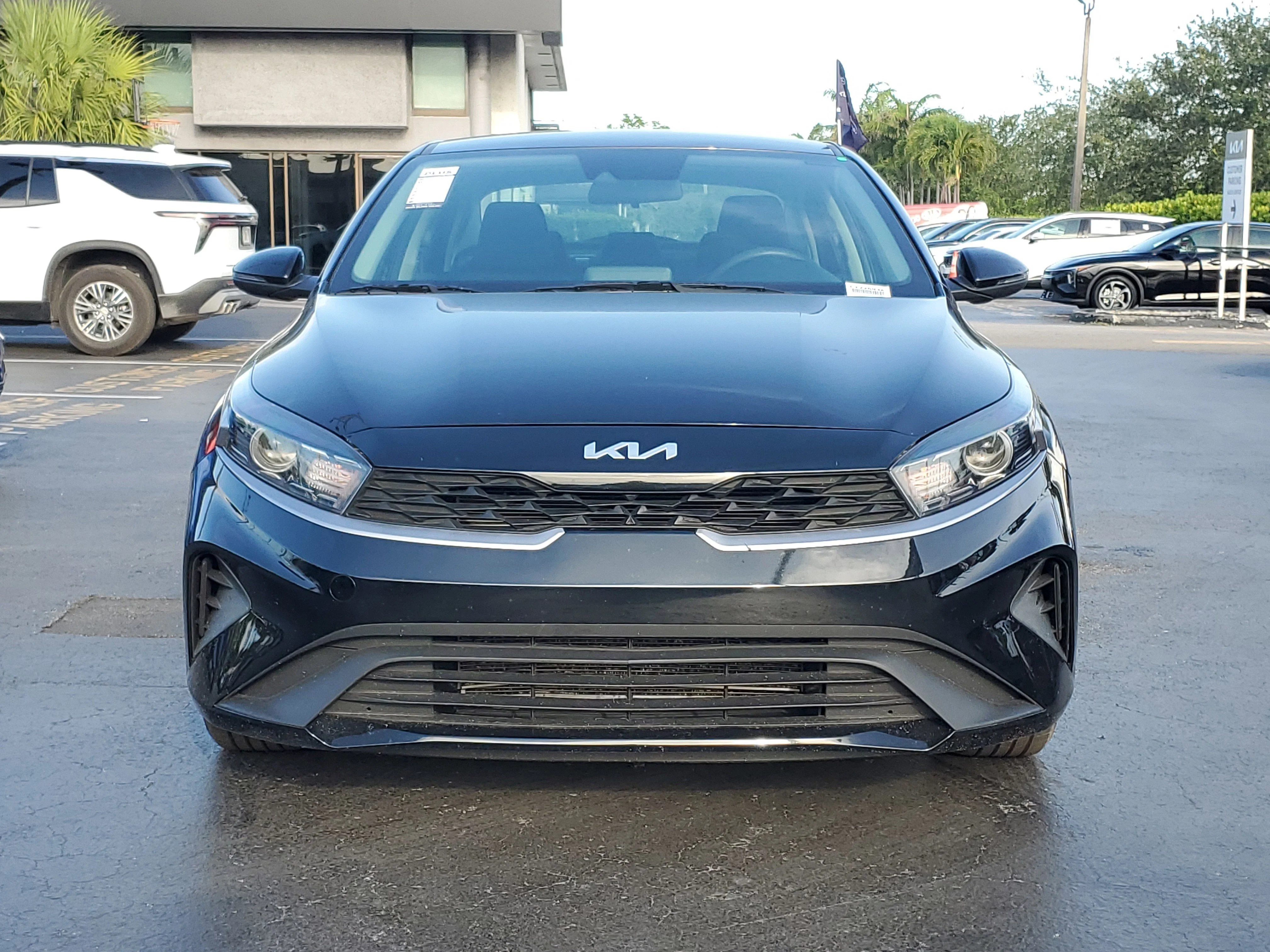 New 2022 Aurora Black Kia LXS image 2