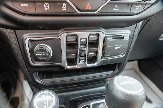 Used 2022 Blue Jeep Sport image 24