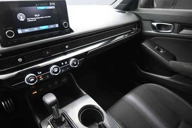 2025 Honda Civic Sport - Photo 28
